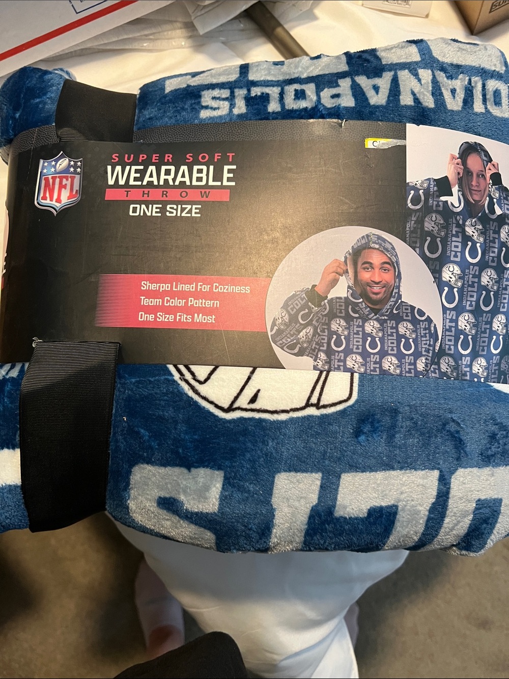 NFL Super Soft Wearable Throw - Blue & White